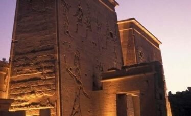 Ankhtours, Luxor temple pylon